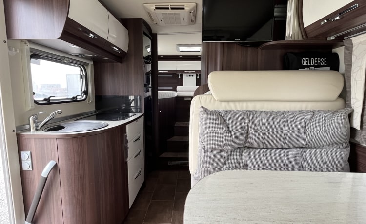 Joep – Camping-car de luxe Bürstner > Intégral (TV-AIRCO-KM GRATUIT)