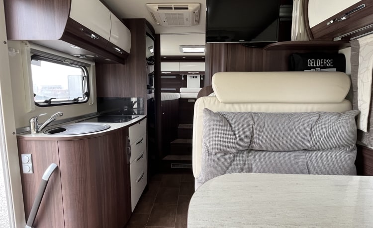 Joep – Camper lusso Bürstner > Integrale (TV-AIRCO-FREE KM)