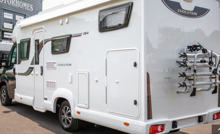 Fabulous 4 Berth Motorhome. Perfect for couples,brilliant for 4