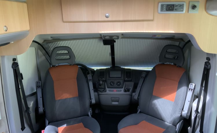 Camper bus completo e pratico per il tuo prossimo viaggio on the road