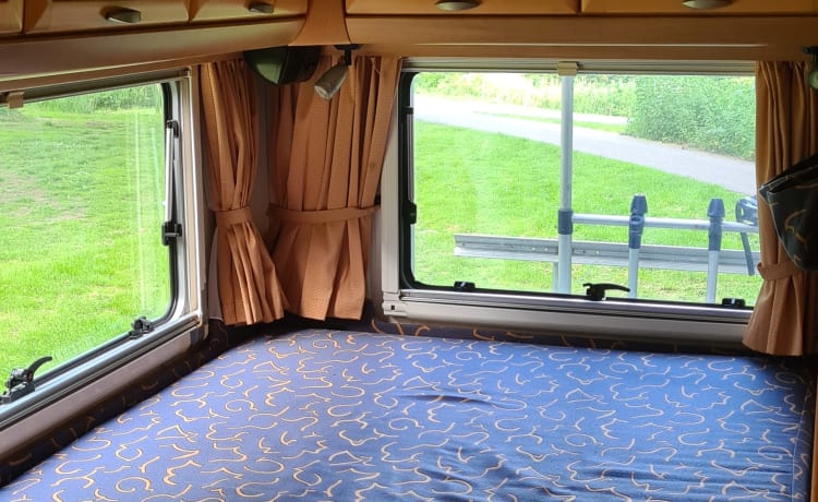 Familiencamper für 6 Personen. Hymer Integral aus dem Jahr 2000