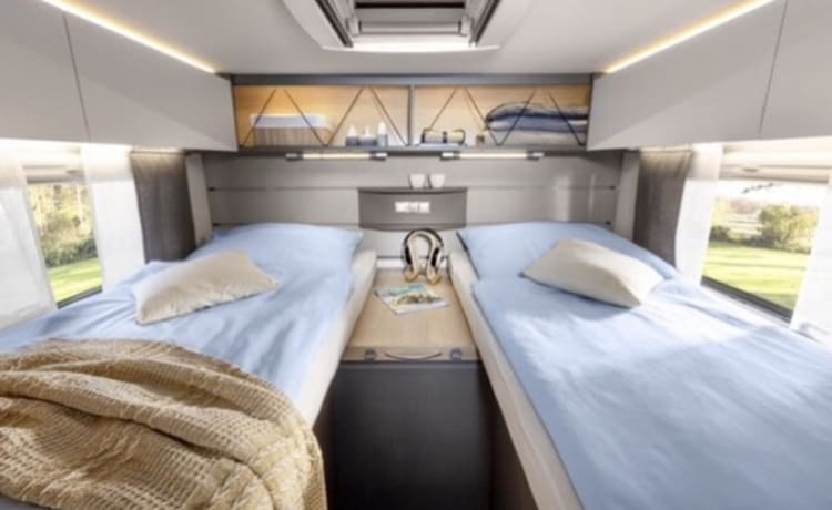 22 LMC H660G  – Tourer lift 3 persons