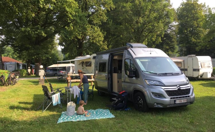 CamperVan 924 – Clever Vario Kids, 2 ou 4 couchettes, moteur neuf et silencieux !