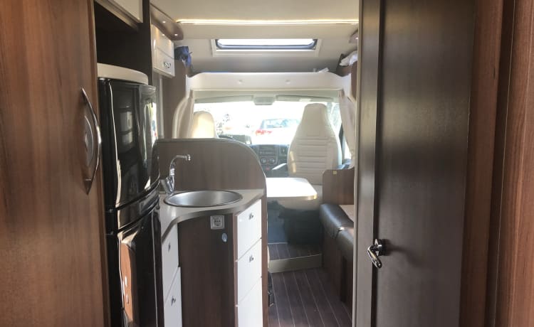 MCLouis2015 – Luxury family camper fully furnished with spacious seating area