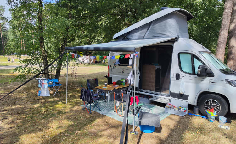 Felix de campervan – 4P Hymer Ayers Rock van 2022