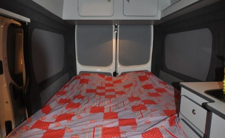 Type 2B – Cooler Camper mit großem Bett