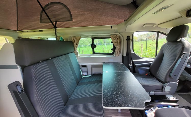 Westfalia Ford Nugget compacte et moderne