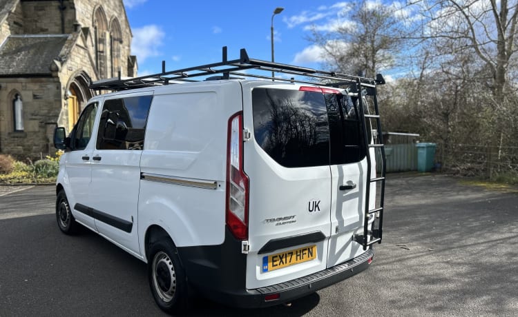 Bumble-Bee – 3 berth Ford campervan from 2017