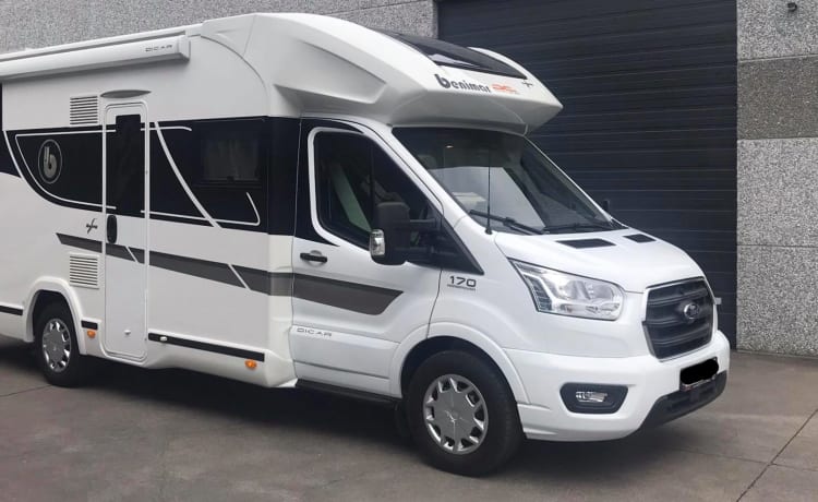 3. Ford Benimar Cocoon 463 voor 4 personen (model 2022)