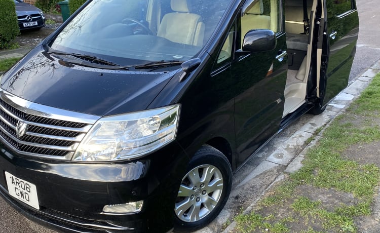 Luxury Campervan in London – Beautiful newly fitted out auto campervan