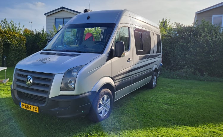 Craftcamp – 2p VW Crafter buscamper (2007), airco + nieuw interieur!