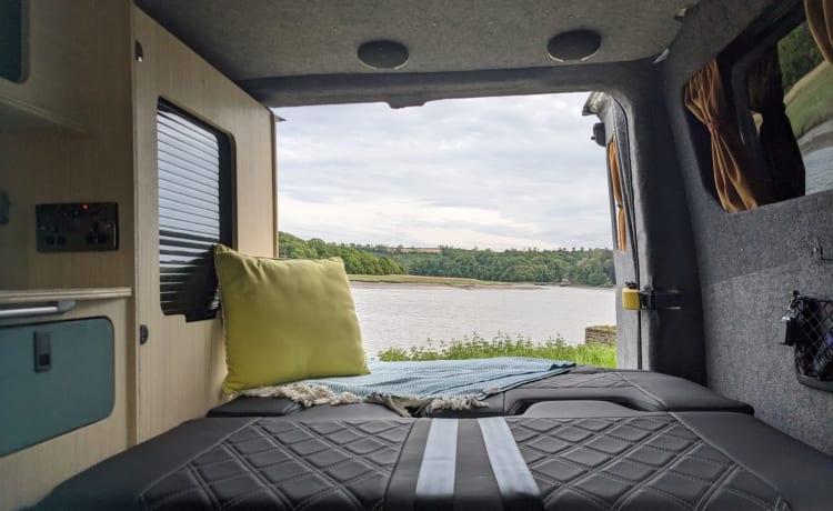 Kernow Cruiser – 2015 Luxe 2-persoons + 4 per. tent (5 veiligheidsgordels) Transit Custom