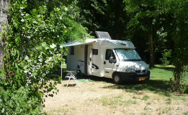 Mieten Sie einen schönen Camper, Extras inklusive Fahrradträger