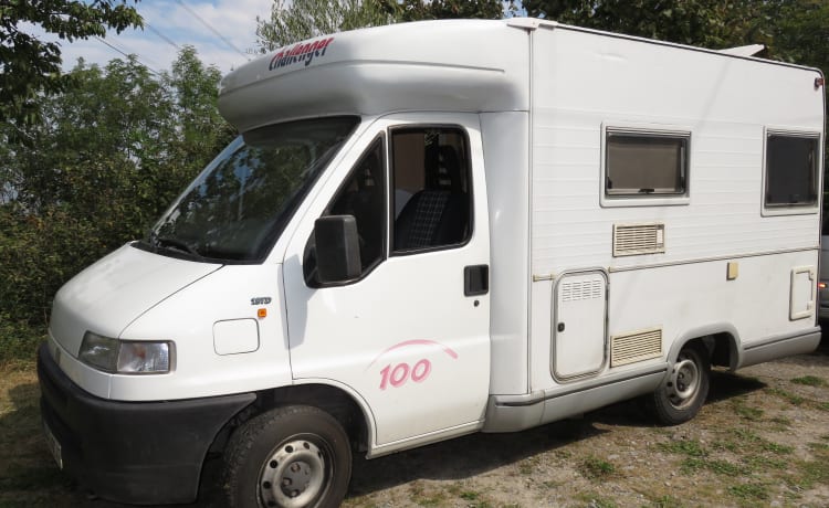 toulys 42 – Challenger 100 très compact mais grand à l'intérieur