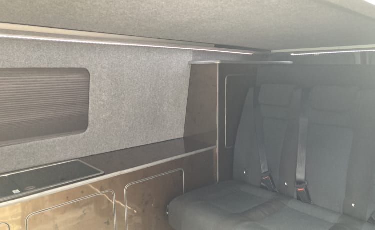 Van de maison  – VW T5 6 Sitze 4 Schlafplätze plus 2 im Vorzelt