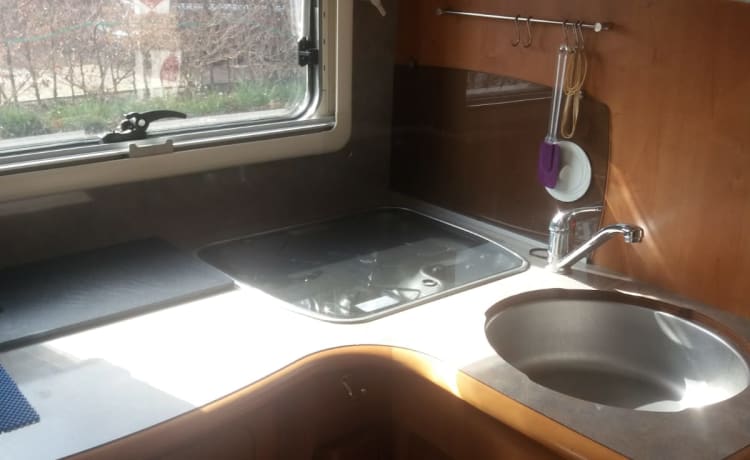 Beautiful camper for rent! With a fixed bed and fully furnished!