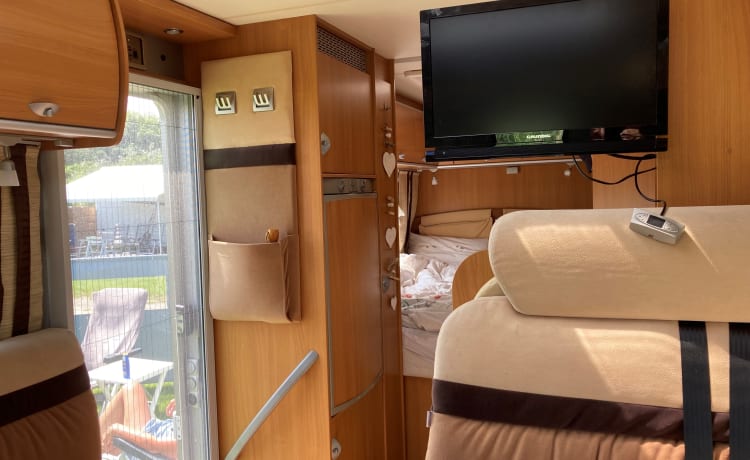 Bürstner Nexxo T660, schöner komfortabler und kompakter Camper