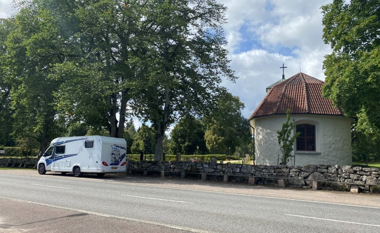 Bert z'n camper – Volle teugen in deze half integraal camper