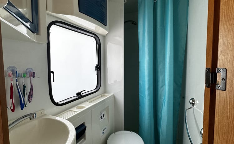 Familiencamper Alcove für 6 Personen - Rimor