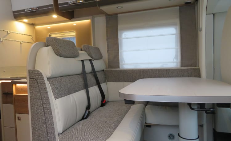 Dethleffs Trend T7057 Luxus-4-Personen-Camper mit Automatikgetriebe