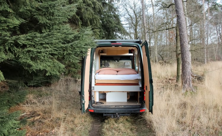 Highlander – Fast, cool and cozy camper bus!