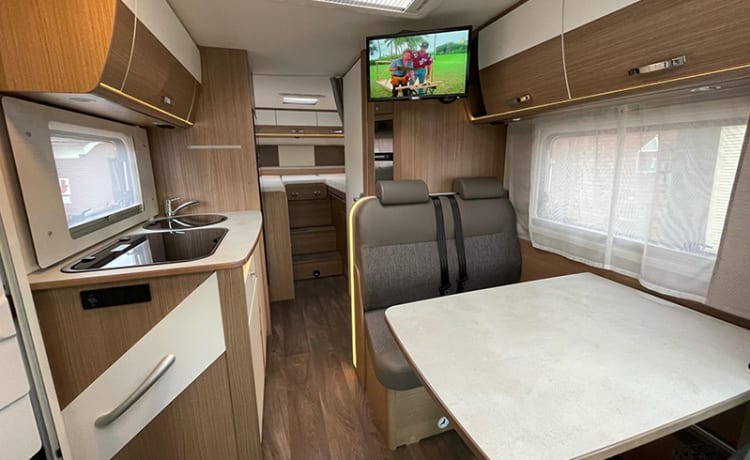 Campercomfort Luxury et Nouveau Camper Carado T337 (1)