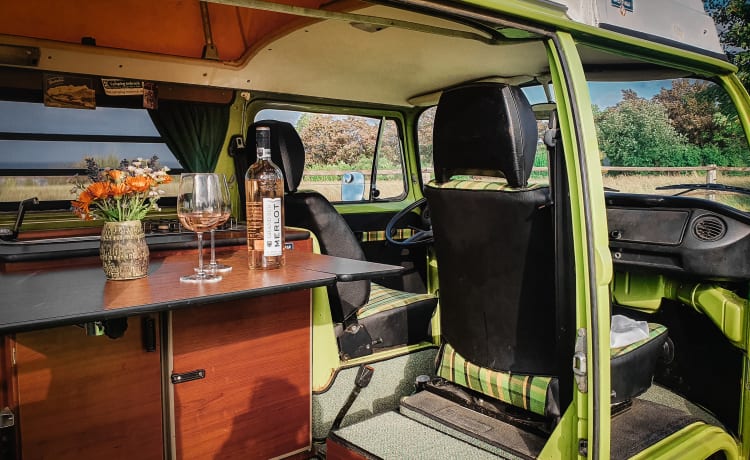 Honu Lohi – RAD-Rent a Dream - VW T2 Westfalia "Berlin" - Huur je retrodroom