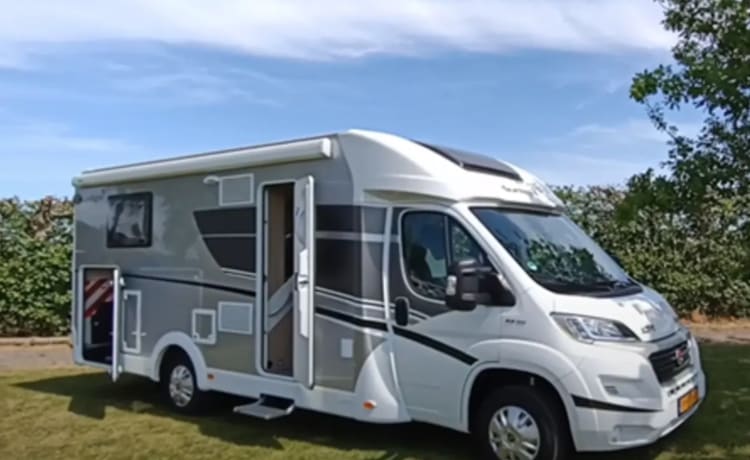 Sunlight T68 – Hele mooie ruime 4 persoons Sunlight camper uit 2018, veel bergruimte.