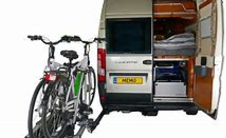 2p Pössl pour 2 camping-cars de luxe porte-vélos électriques