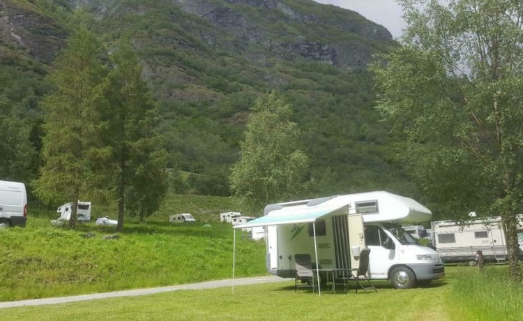 Knausje – On the road with the Knaus alcove camper!