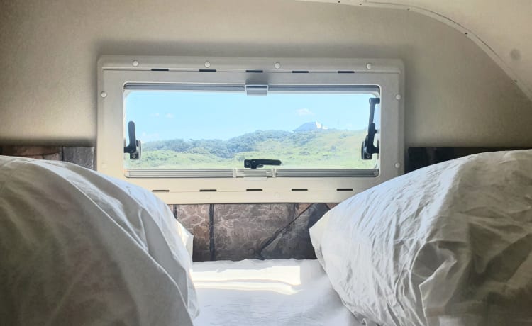 The flower – 5 person family camper