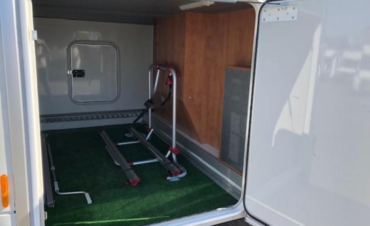 Lusso! Camper integrale Carthago Tourer per 5 persone