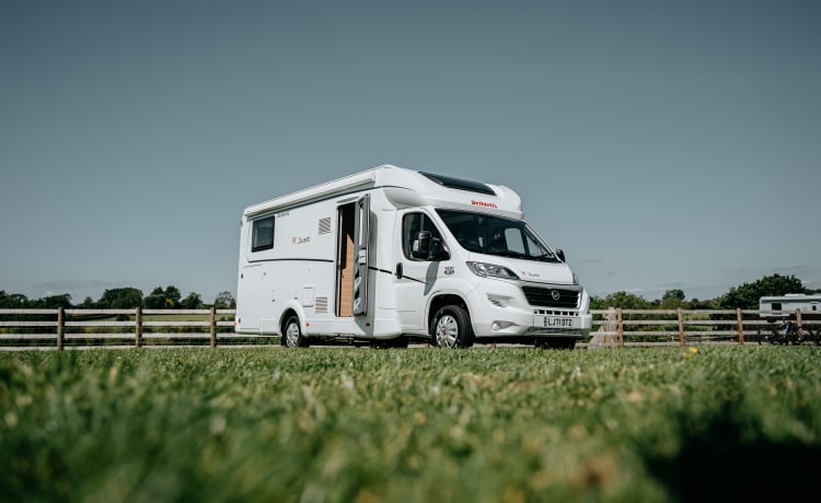 H12 – Fiat Dethleffs Just 90 Ideal family van or 2 couples