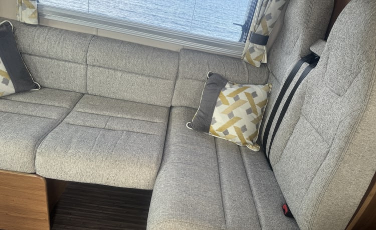 carrie  – 6 berth 4 belt autotrail tribute gt very spacious with two living areas 