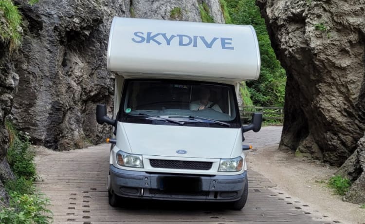 Skydive  – 6 persoons Ford Rimor camper