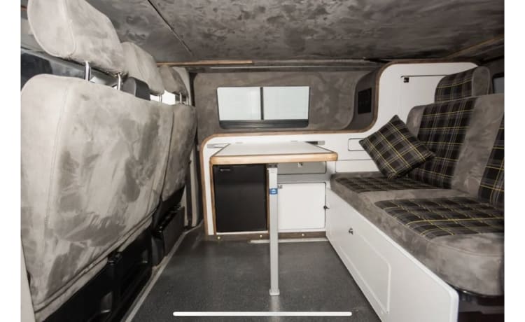 Big Mike  – Camper Volkswagen 4 posti letto del 2015