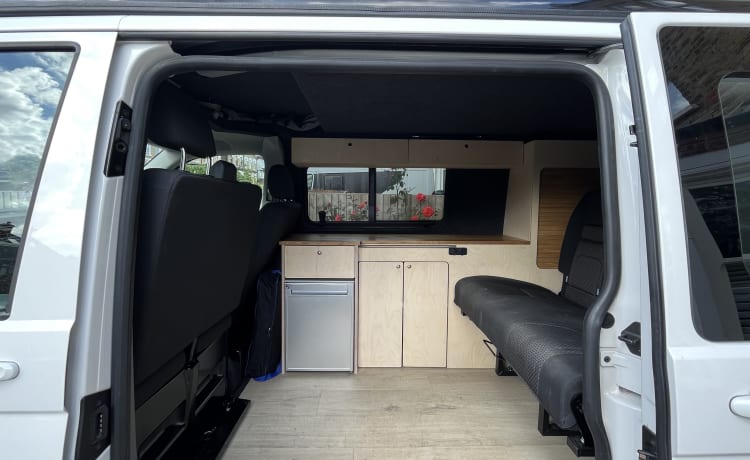 Clara – Camper Volkswagen 4 posti letto del 2020