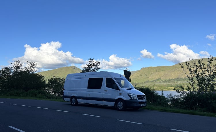 Schiehallion – 3-persoons Mercedes-Benz bus uit 2016