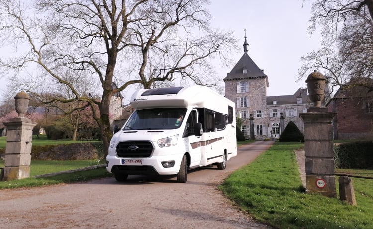 Ford s-integrated (new) - ♥ - 5p - Winter camper + free WiFi