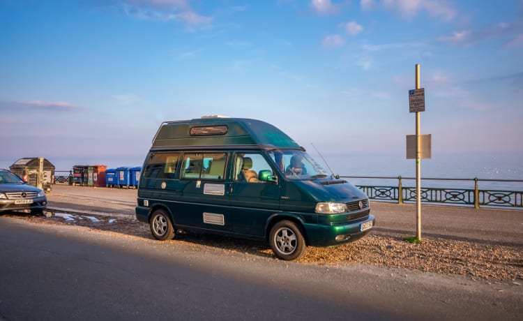 Vinny – Volkswagen T4 mit 4 Schlafplätzen