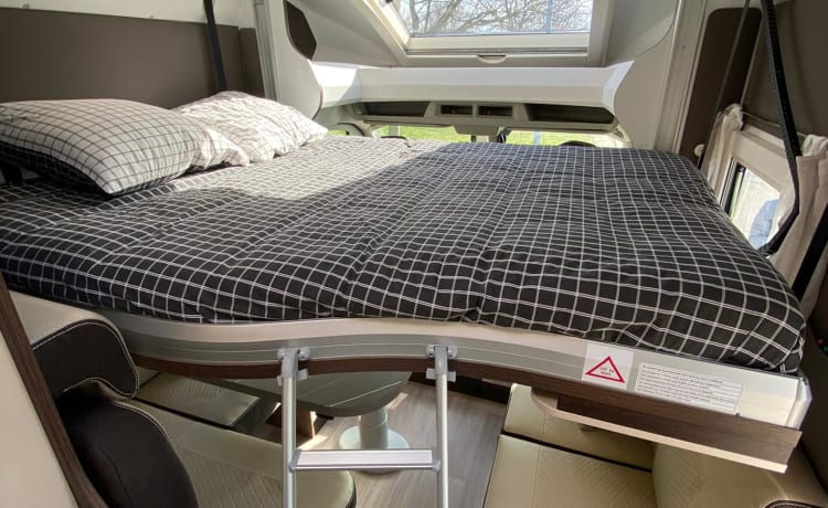 Benimar Cocoon 483 (2021) voor 2 tot 5 personen