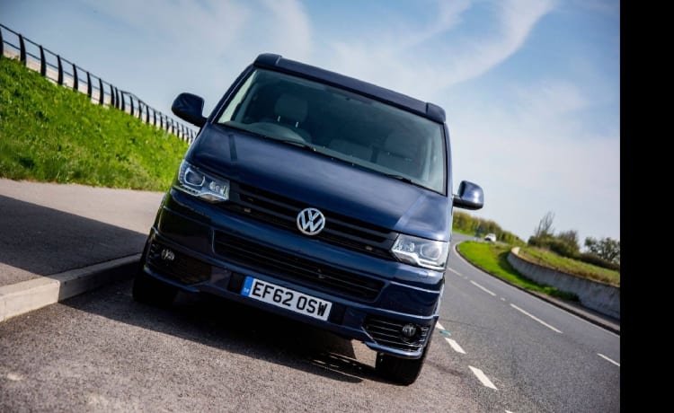 "Buster" - VW LWB T5 Campervan - Automatisches DSG-Getriebe