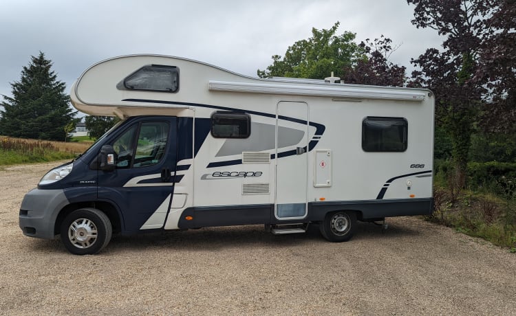 Escape Swift – 6 berth Swift bus from 2012