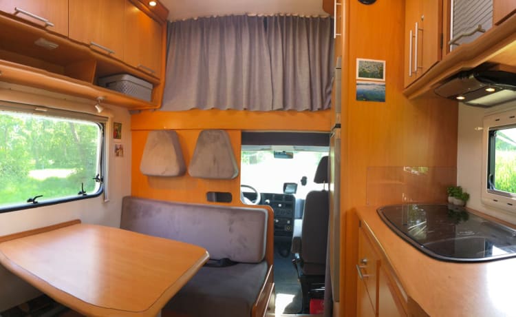 Camper Coby – 6p Bergland Alcove from 2010, especially for tall people!