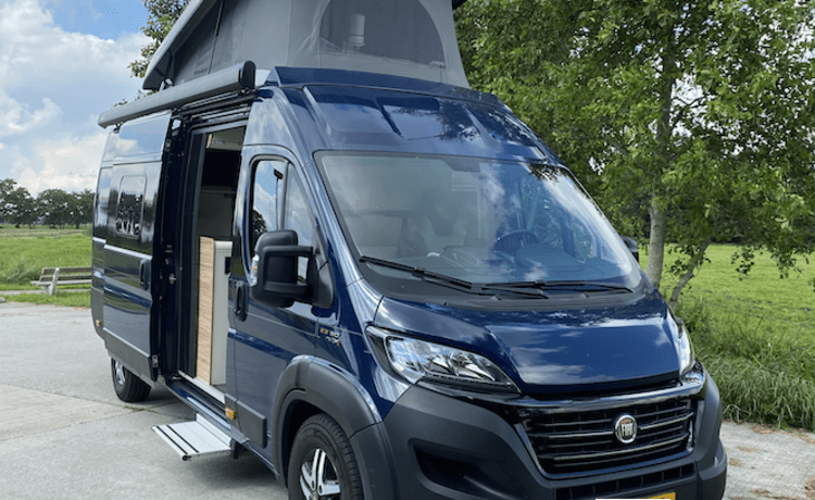 Fiat Hymercar Emmen  – Camping Car Bus Très Luxueux Avec Toit Couché (4 pers)