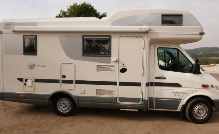 Mercedes Karmann Ontario - praktischer Familiencamper