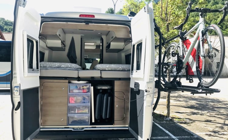 Luna de Plata – Fully equipped, state-of-the-art box van