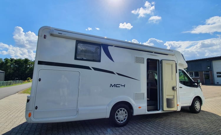 McLouis MC4 – Luxe & geheel nieuwe (2022) 4p McLouis semi-integraal met queensize bed