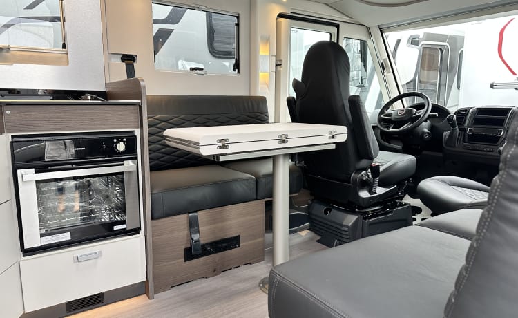 Adria Sonic Supreme 700 DL – 4p Adria Mobil intégré à partir de 2024