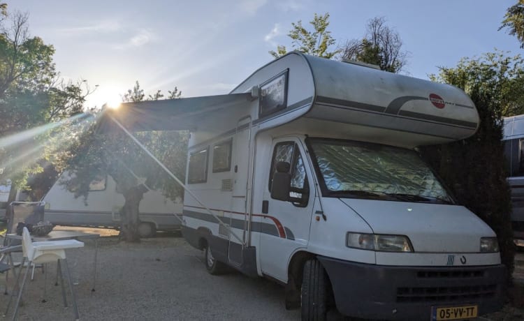 Camping-car familial 5p avec lit bébé